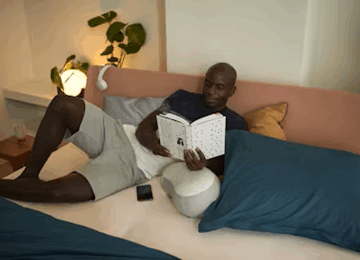 Lecture dun livre papier pour mieux dormir sans ecrans 360x260
